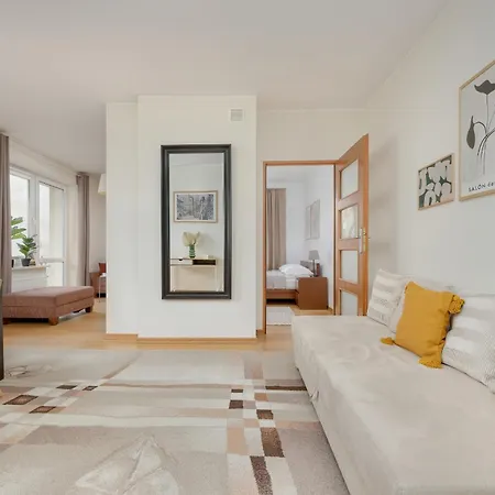 Heart Of Spacious By Renters *